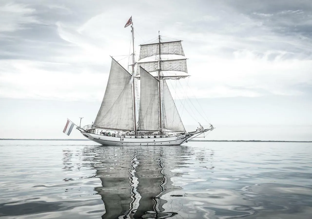 Hotel en barco Hotel Segelschiff J.R. Tolkien Hamburgo