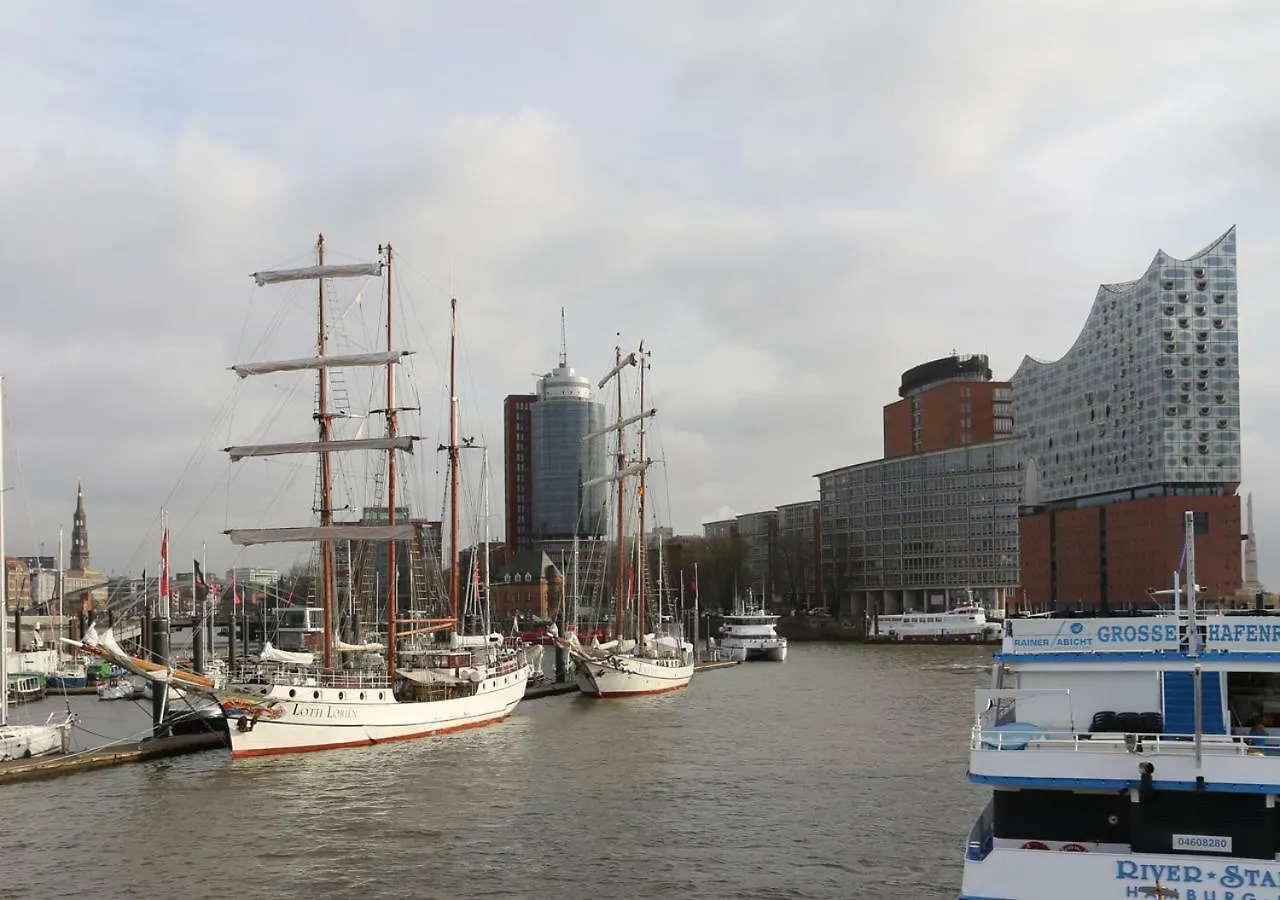 Hotel Segelschiff J.R. Tolkien Hamburgo Alemania