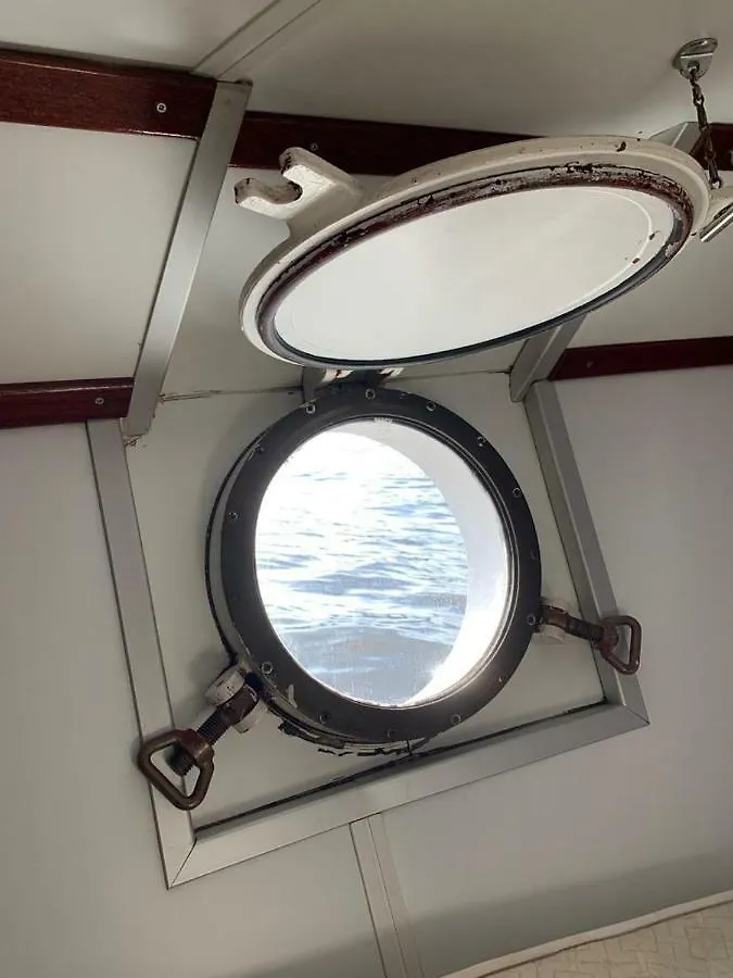 Botel Hotel Segelschiff J.R. Tolkien Hamburg