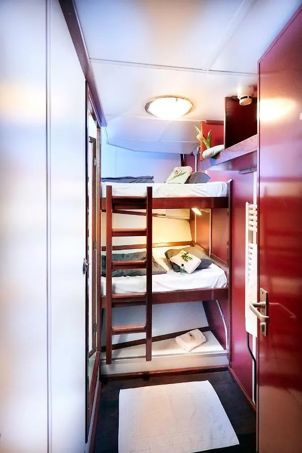 Hotel Segelschiff J.R. Tolkien Hamburgo 3*,  Alemania