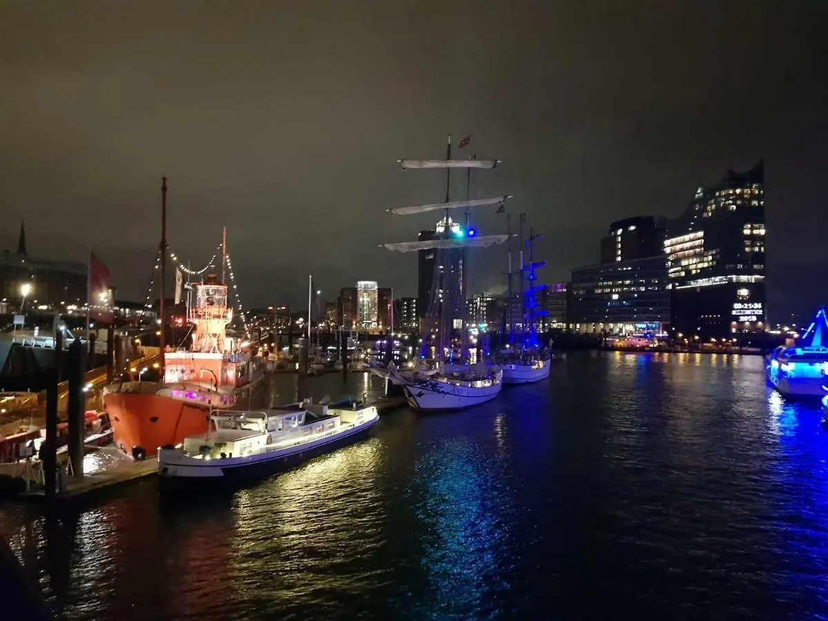 Hotel en barco Hotel Segelschiff J.R. Tolkien Hamburgo
