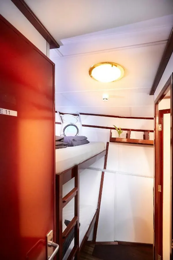 Hotel Segelschiff J.R. Tolkien Hamburgo Hotel en barco