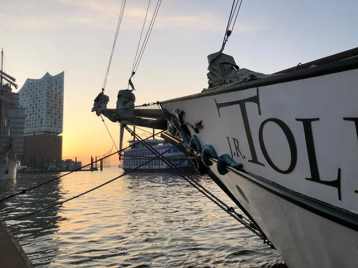 Hotel Segelschiff J.R. Tolkien Hamburgo Hotel en barco